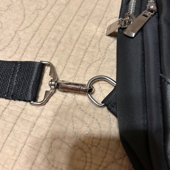JackKevin shoulder strap USB Charging bag - Picture 7 of 9